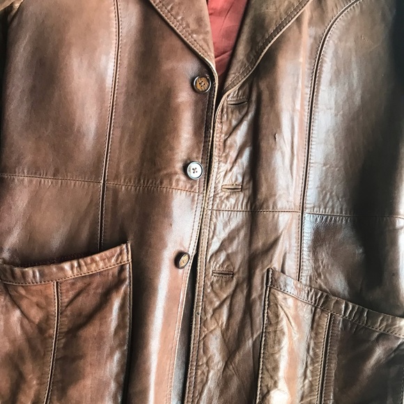 Vintage brown leather jacket with some wear - Picture 2 of 8